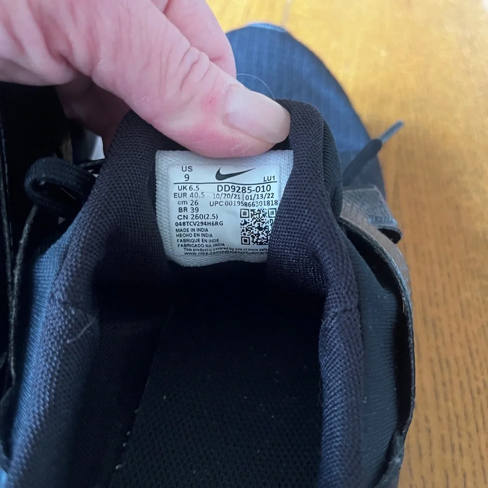 Nike Women's Athletic Shoes - Size 9 - Picture 6 of 8